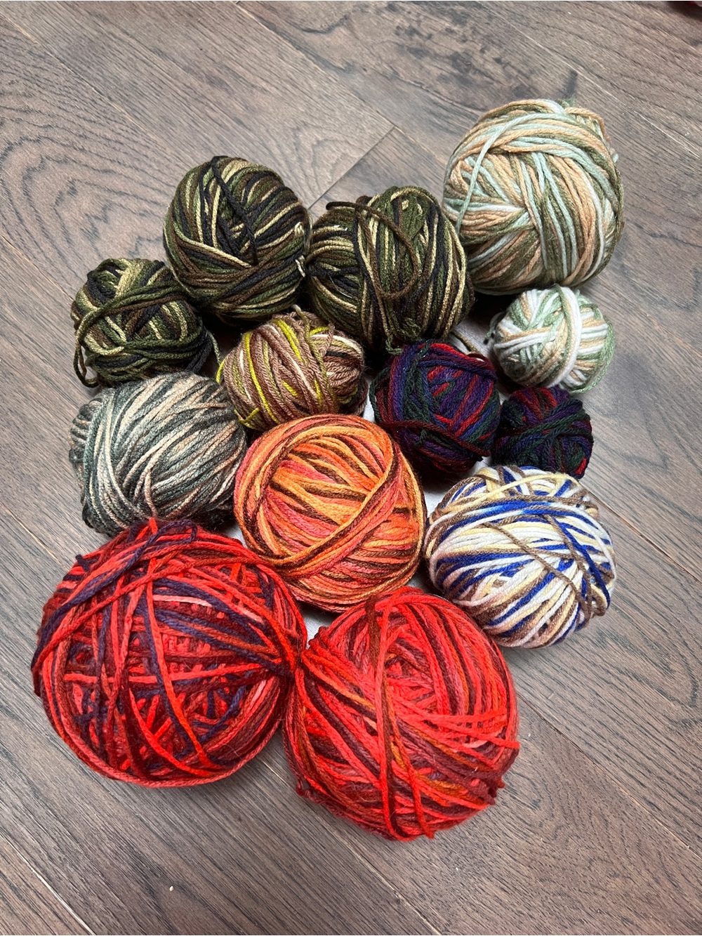<800grams variegated yarn for knitting or crochet